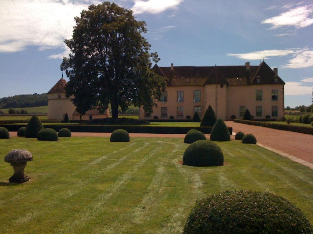 Les Residences Du Chateau De Vianges Exterior photo